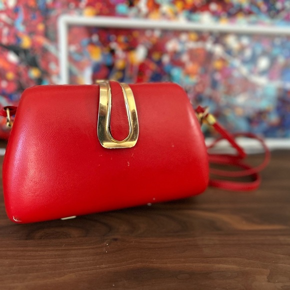 Elegant Vintage Red and Gold Handbag - Picture 4 of 6